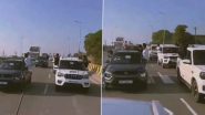 UP Stunts Video: रायबरेली में ट्रैफिक के नियमों की उड़ी धज्जियां, रील बनाने के चक्कर में कार में सवार युवकों ने खुलेआम किया स्टंट, वीडियो वायरल